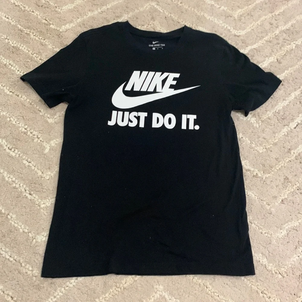 nike shirt - Picture 1 of 2
